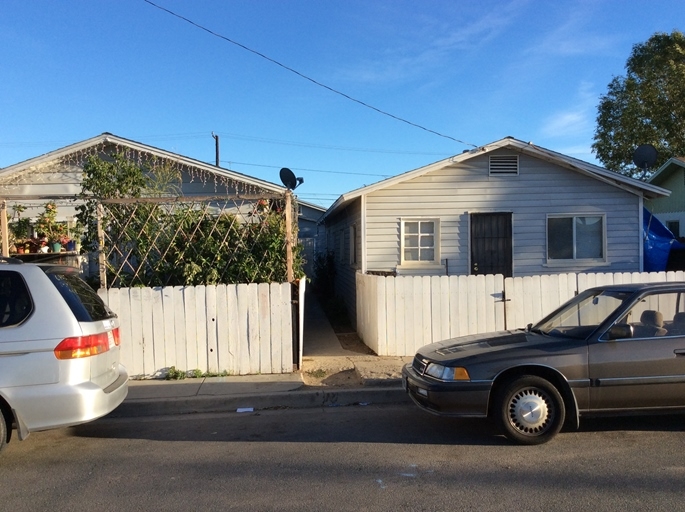 11412 Nardo St in Ventura, CA - Foto de edificio