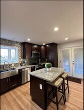 9317 SE Suncrest Dr in Happy Valley, OR - Building Photo - Building Photo