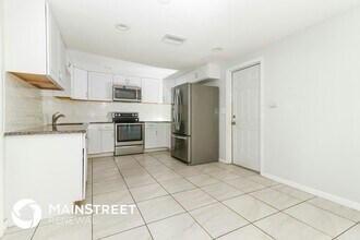 5815 Dahlia Ave in New Port Richey, FL - Foto de edificio - Building Photo