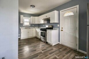 20 8th St in Derby, CT - Building Photo