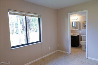 1380 Green Valley Cir in Naples, FL - Building Photo - Building Photo