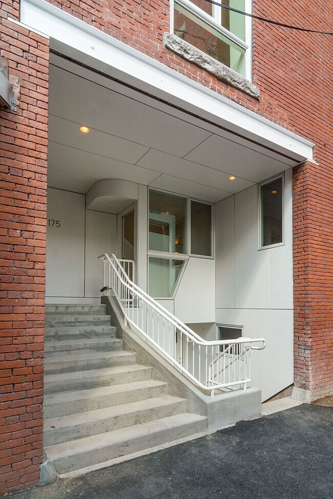 175 Western Ave in Cambridge, MA - Building Photo - Building Photo