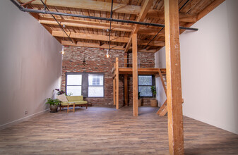 The Newberry Lofts / Artist Loft Apartments in Los Angeles, CA - Building Photo - Building Photo