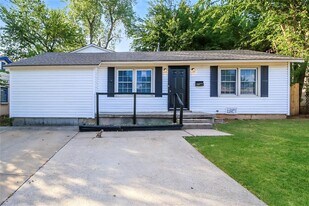 1105 Locust Dr in Midwest City, OK - Building Photo