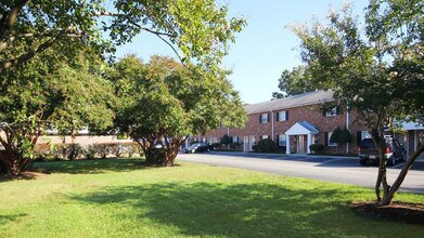 Heritage Pointe Apartments in Richmond, VA - Building Photo - Building Photo