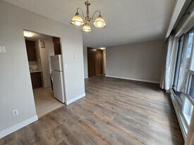 97 Nonquon Rd in Oshawa, ON - Building Photo