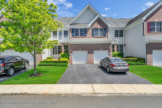 22 Hummingbird Dr in Englishtown, NJ - Building Photo - Building Photo