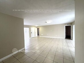 8510 NW 24th Ct in Sunrise, FL - Building Photo - Building Photo