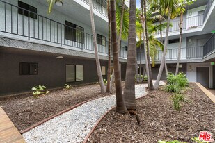 1226 Amherst Ave in Los Angeles, CA - Building Photo