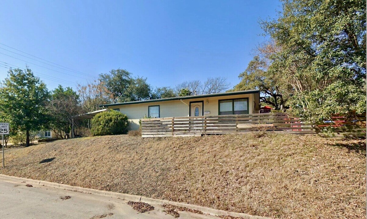 401 Philco Dr in Austin, TX - Building Photo