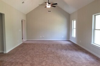 220 Elm Way in Lincoln, AL - Building Photo - Building Photo