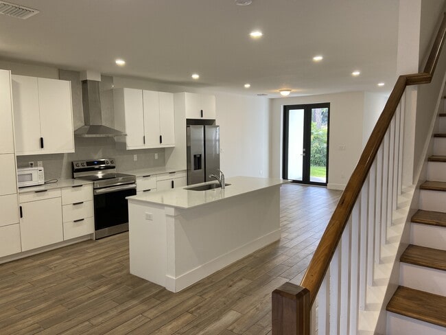 401 Bella Sol Way in West Palm Beach, FL - Building Photo - Building Photo