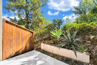 2717 Griffith Park Blvd in Los Angeles, CA - Building Photo - Building Photo