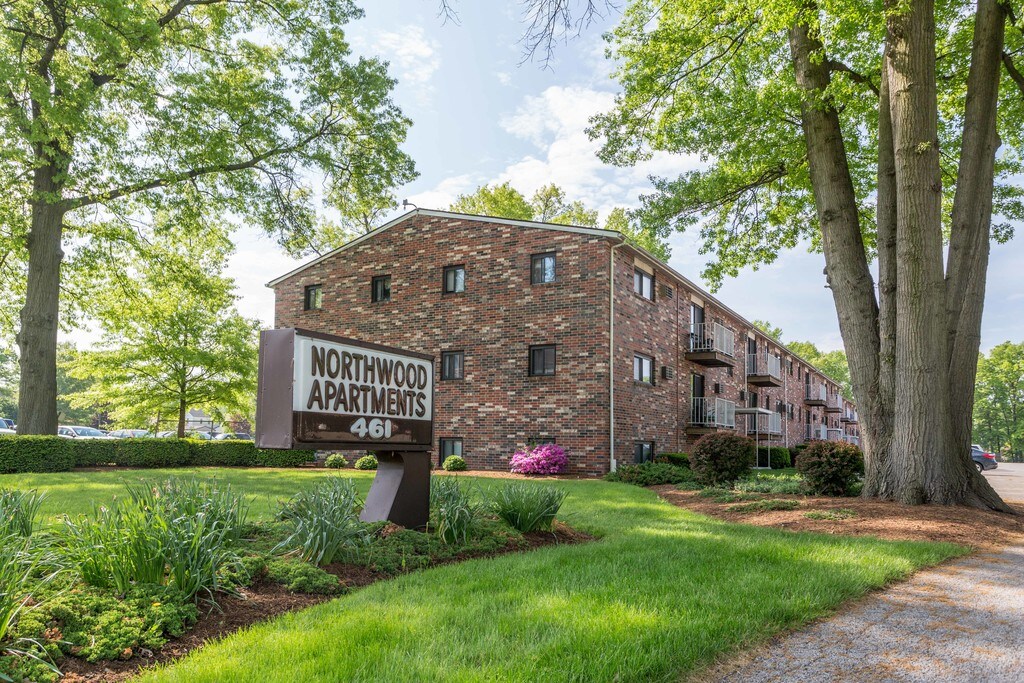 Gypsy Lane Manor & Northwood Apartments in Youngstown, OH