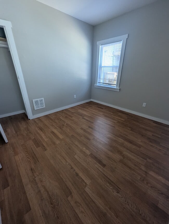 1497 State St, Unit 1R in New Haven, CT - Foto de edificio - Building Photo