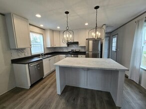 371 Brutus Dr in Lakeville, MN - Building Photo - Building Photo