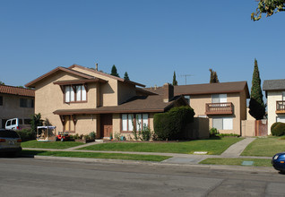 1251 S Sunburst Way in Anaheim, CA - Building Photo - Building Photo