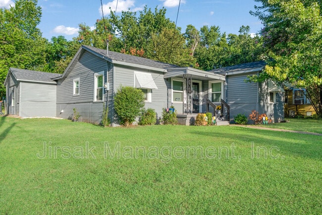 property at 660 16th St SE