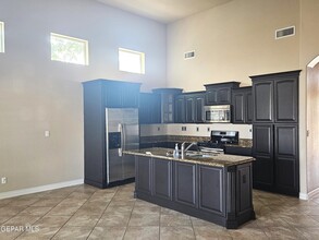 5400 Manuel Gameros Dr in El Paso, TX - Building Photo - Building Photo