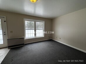 46 Baker St in Clinton, ME - Building Photo - Building Photo