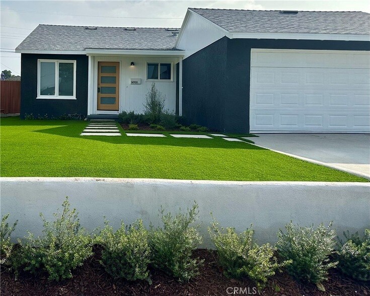 14900 Doty Ave in Hawthorne, CA - Foto de edificio