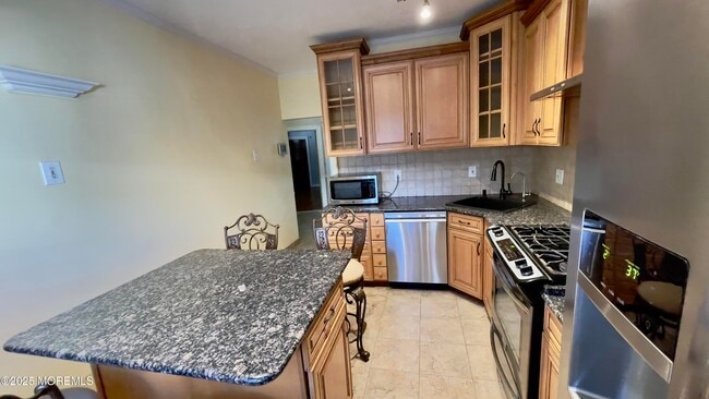 25 W 36th St in Bayonne, NJ - Building Photo - Building Photo