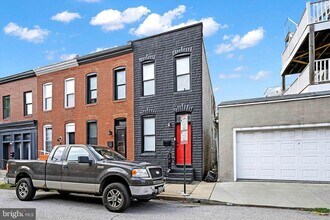 2 W Barney St in Baltimore, MD - Building Photo - Building Photo