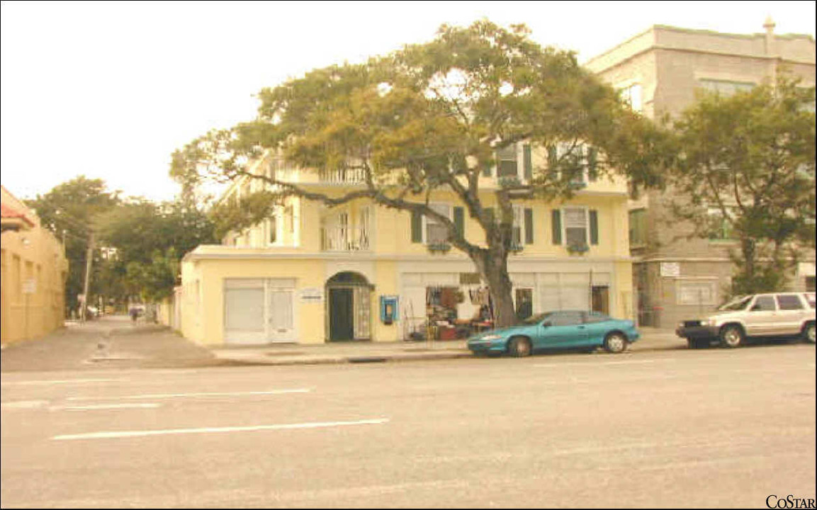 Bayside Arms Apartments in St. Petersburg, FL - Building Photo