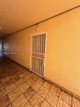 8990 SW 24th St in Miami, FL - Building Photo - Building Photo