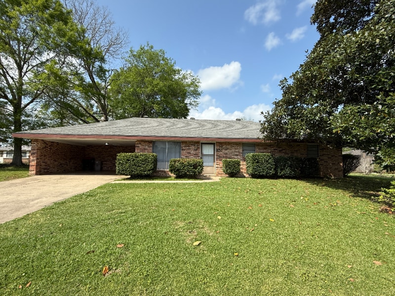 215 Clause Ln in Lafayette, LA - Building Photo