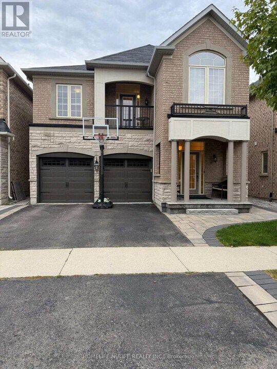 3353 Minerva Way in Burlington, ON - Building Photo