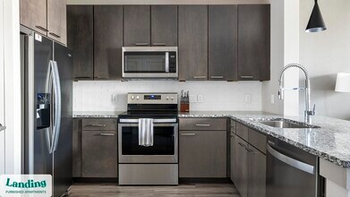 6107 E Riverside Dr in Austin, TX - Building Photo - Building Photo