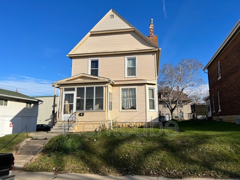 850 Nevada St in Dubuque, IA - Building Photo