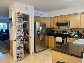 5513 NE 16th Ave in Fort Lauderdale, FL - Building Photo - Building Photo