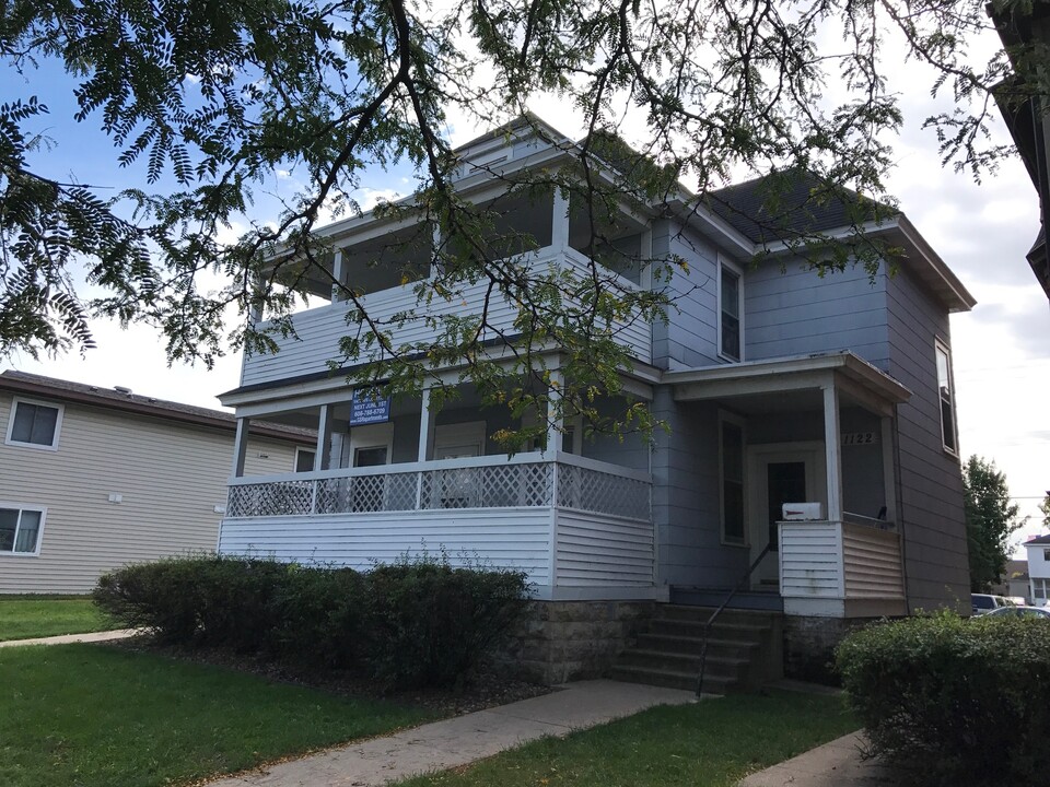 1124 State St in La crosse, WI - Building Photo