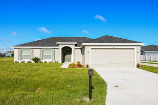 423 Britten Dr in Kissimmee, FL - Building Photo - Building Photo