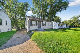 228 Cameron Rd in St. Louis, MO - Building Photo - Building Photo
