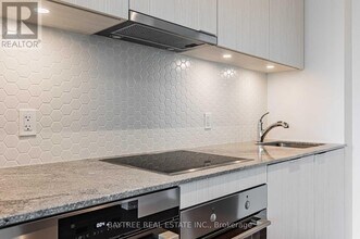 158 Front St E in Toronto, ON - Building Photo - Building Photo