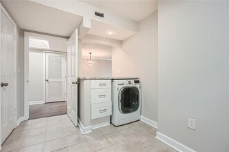 2870 Pharr Ct S Northwest in Atlanta, GA - Building Photo - Building Photo