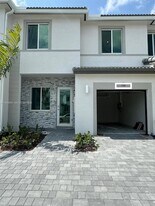 738 SE 13th Ct in Homestead, FL - Building Photo