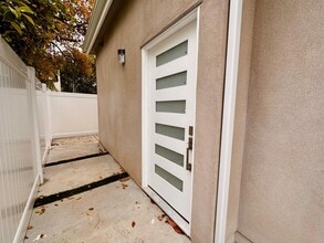 8916 Whitworth Dr in Los Angeles, CA - Building Photo - Building Photo