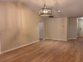 83 Birkshire Way in Fletcher, NC - Building Photo - Building Photo