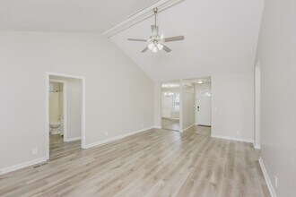 5040 Trailwater Dr in Nashville, TN - Building Photo - Building Photo