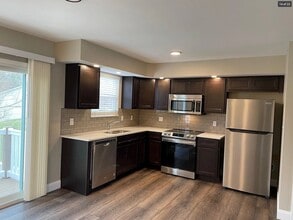 225-235 Bradford Ln, Unit 235 in Waterloo, IL - Foto de edificio - Building Photo