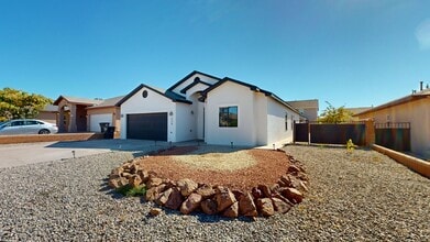 214 Ascot Parade in Alamogordo, NM - Building Photo - Building Photo