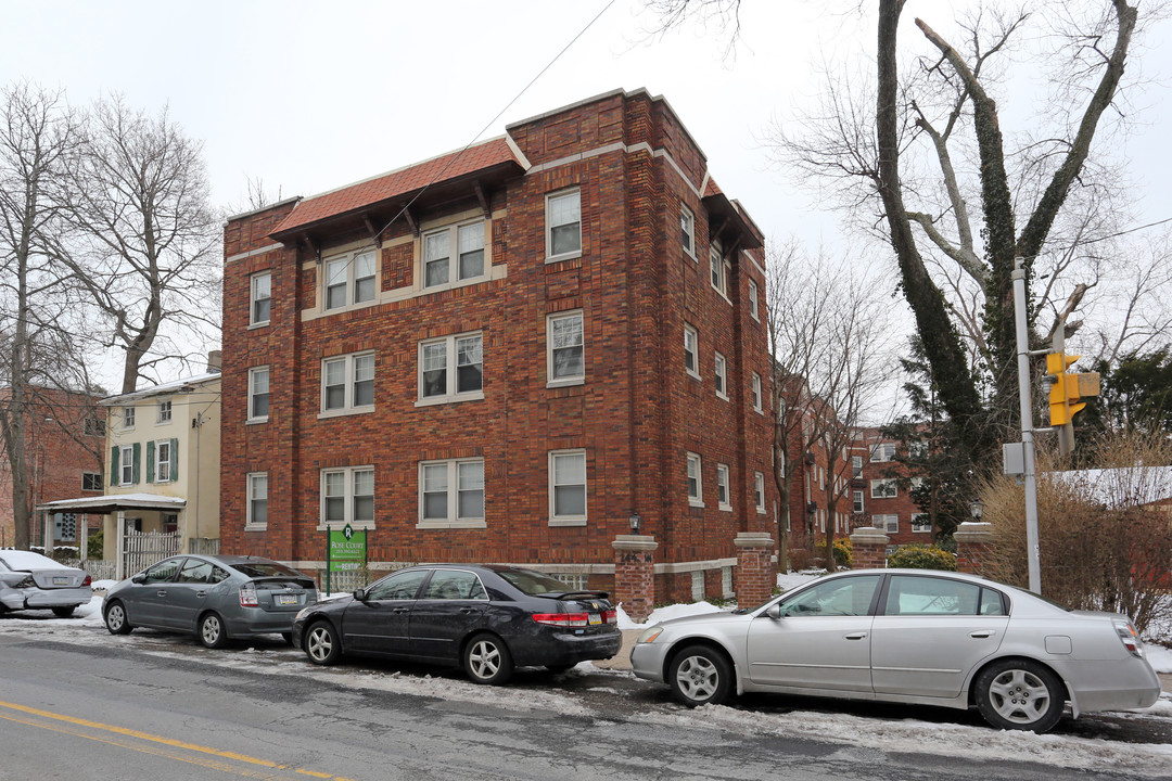 Rose Court Apartments in Philadelphia, PA - Building Photo