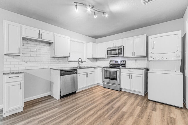 1828 Baxley Dr