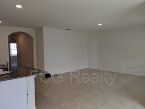 5106 Fiddlewood Way in St. Cloud, FL - Foto de edificio - Building Photo