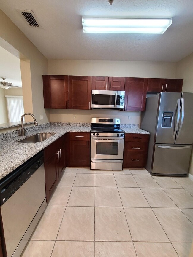 1169 Golden Lakes Blvd in Royal Palm Beach, FL - Building Photo - Building Photo