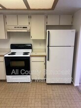 529 E Curlew Pl in Tarpon Springs, FL - Foto de edificio - Building Photo